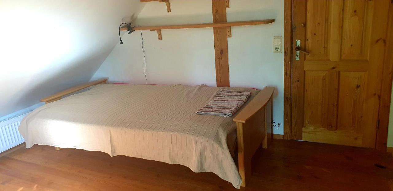 Majiga Istaba Ar Balkonu Un Vannasistaba, Bezmaksas Velo Noma Rum i privatbostad