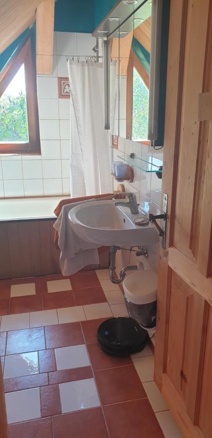 Majiga Istaba Ar Balkonu Un Vannasistaba, Bezmaksas Velo Noma Iecava